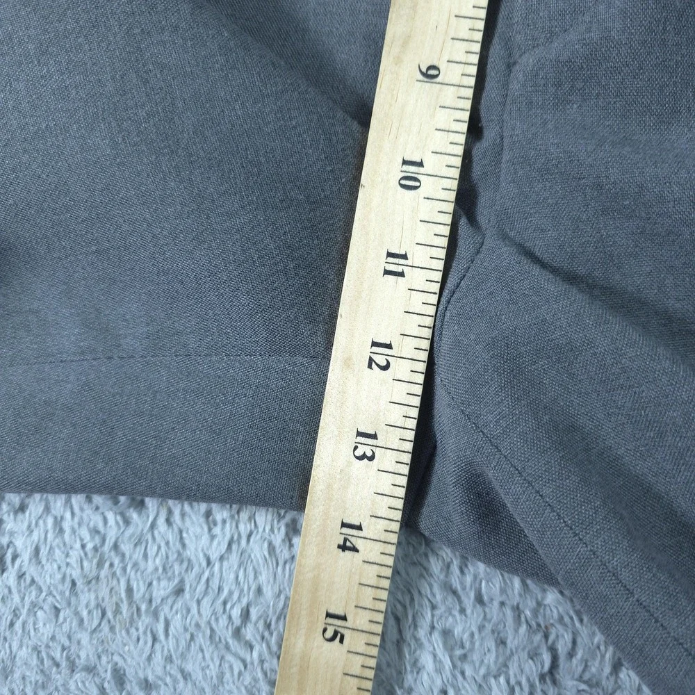 Levi's Travelers Dress Pants Mens 36x31 Gray Pleated Microfiber Slacks